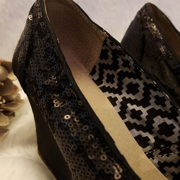 TOMS Classic Black Wedge Sequin Slip-ons - Picture 3 of 9
